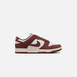 Nike: Красные кроссовки  Dunk Low