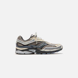 Saucony: Кроссовки 