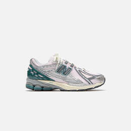 New Balance: Зелёные кроссовки  1906R