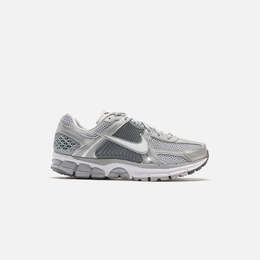Nike: Белые кроссовки 