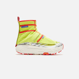 HOKA: Красные кроссовки 