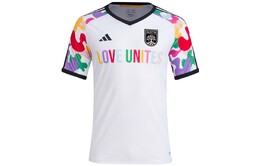 Adidas: Белая футболка 