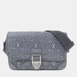 Louis Vuitton: Сумка 