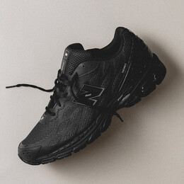 New Balance: Чёрные кроссовки 