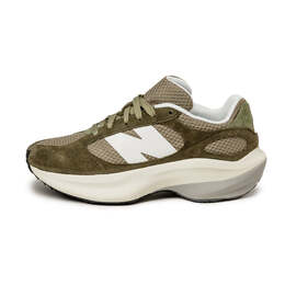 New Balance: Зелёные кроссовки 