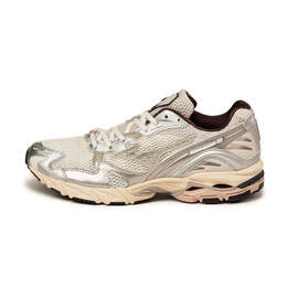Mizuno: Белые кроссовки 