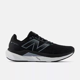 New Balance: Чёрные кроссовки  FuelCell