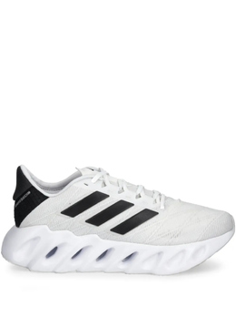 Adidas: Белые кроссовки 
