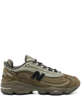 New Balance: Зелёные кроссовки 