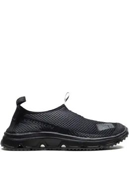 Salomon: Чёрные кроссовки 