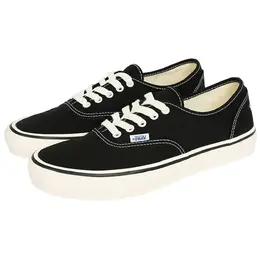 Vans: Чёрные кроссовки 