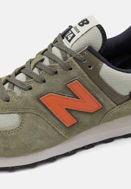 New Balance: Зелёные кроссовки 