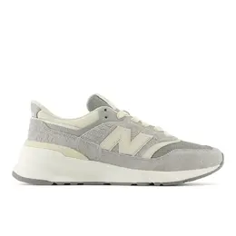 New Balance: Серые кроссовки 