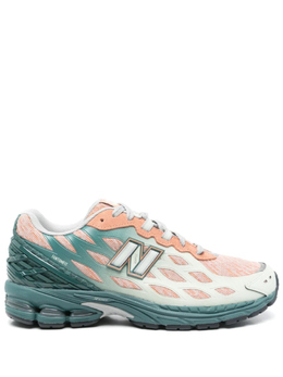 New Balance: Зелёные кроссовки 
