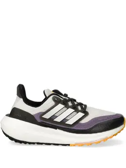 adidas: Светлые кроссовки  UltraBoost
