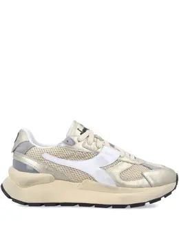 Diadora: Светлые кроссовки 