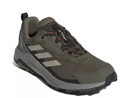 Adidas: Тёмные кроссовки  Terrex