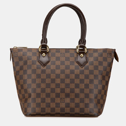 Louis Vuitton: Коричневая сумка 