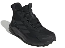 Adidas: Чёрные кроссовки  Terrex