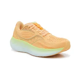 Saucony: Оранжевые кроссовки 