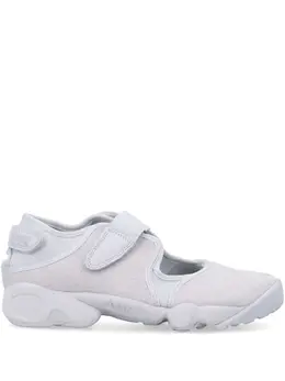 Nike: Светлые кроссовки  Air