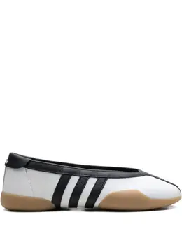 adidas: Белые кроссовки 