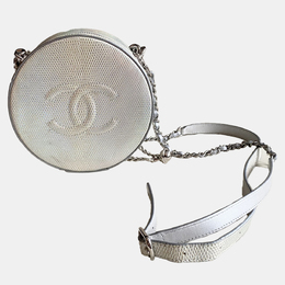 Chanel: Серебристая сумка 