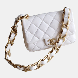 Chanel: Белая сумка 