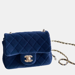 Chanel: Голубая сумка 