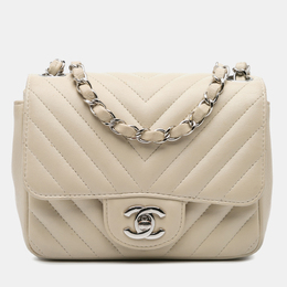 Chanel: Белая сумка 