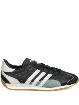 adidas: Чёрные кроссовки 