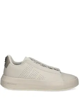 adidas: Светлые кроссовки  X
