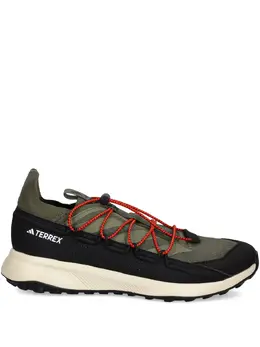 adidas: Зелёные кроссовки  Terrex Voyager 21