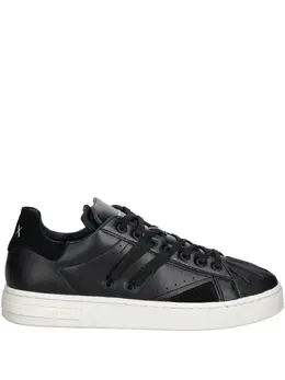 Armani Exchange: Чёрные кроссовки 
