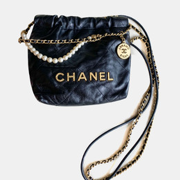 Chanel: Чёрная сумка 