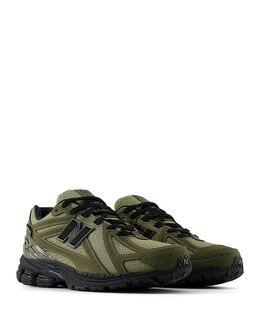 New Balance: Зелёные кроссовки 