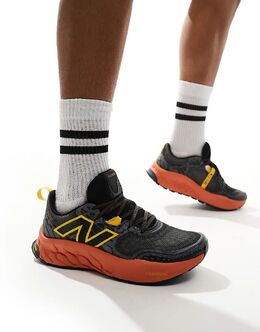 New Balance: Чёрные кроссовки  Hierro