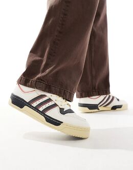 Adidas Originals: Белые кроссовки 