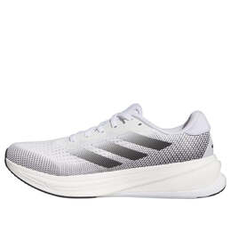 Adidas: Белые кроссовки  Supernova
