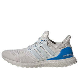 Adidas: Серые кроссовки  UltraBoost