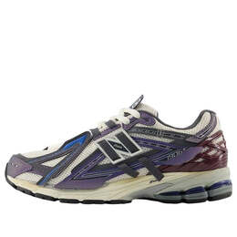 New Balance: Бежевые кроссовки 