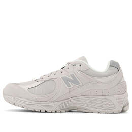 New Balance: Серые кроссовки  2002R