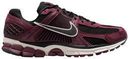 Nike: Тёмные кроссовки  Air Zoom