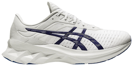 Asics: Серые кроссовки  Novablast