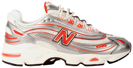 New Balance: Серебристые кроссовки 