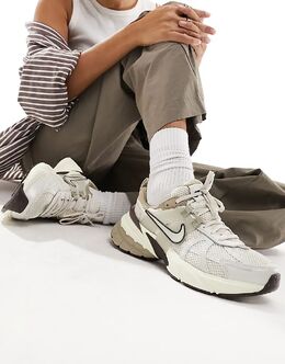 Nike: Бежевые кроссовки 