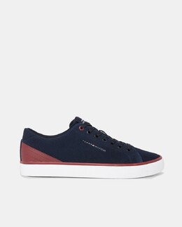 Tommy Hilfiger: Тёмные кроссовки 