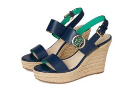 Tommy Hilfiger: Тёмные сандалии 