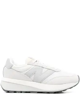 New Balance: Светлые кроссовки 