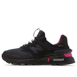 New Balance: Чёрные кроссовки 